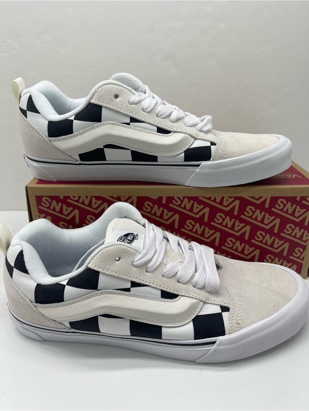 Vans Knu Skool MEGA CHECK BLANC DE BLANC/BLAC
VN000D22UY6 Skate Sneakers
